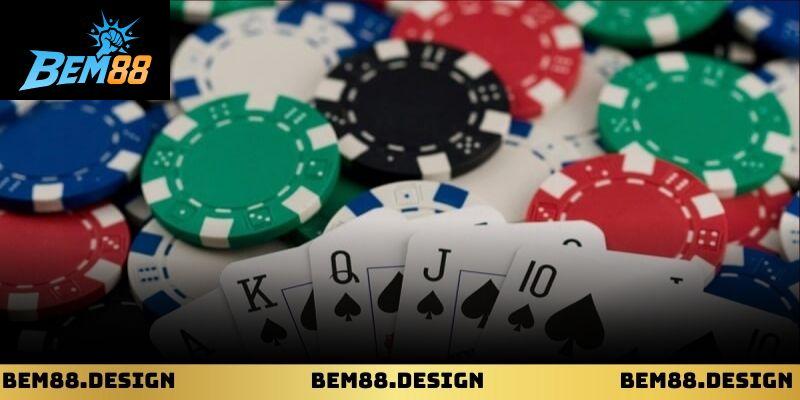 Giao diện gọn gàng giúp người chơi tập trung xếp bài và tính toán